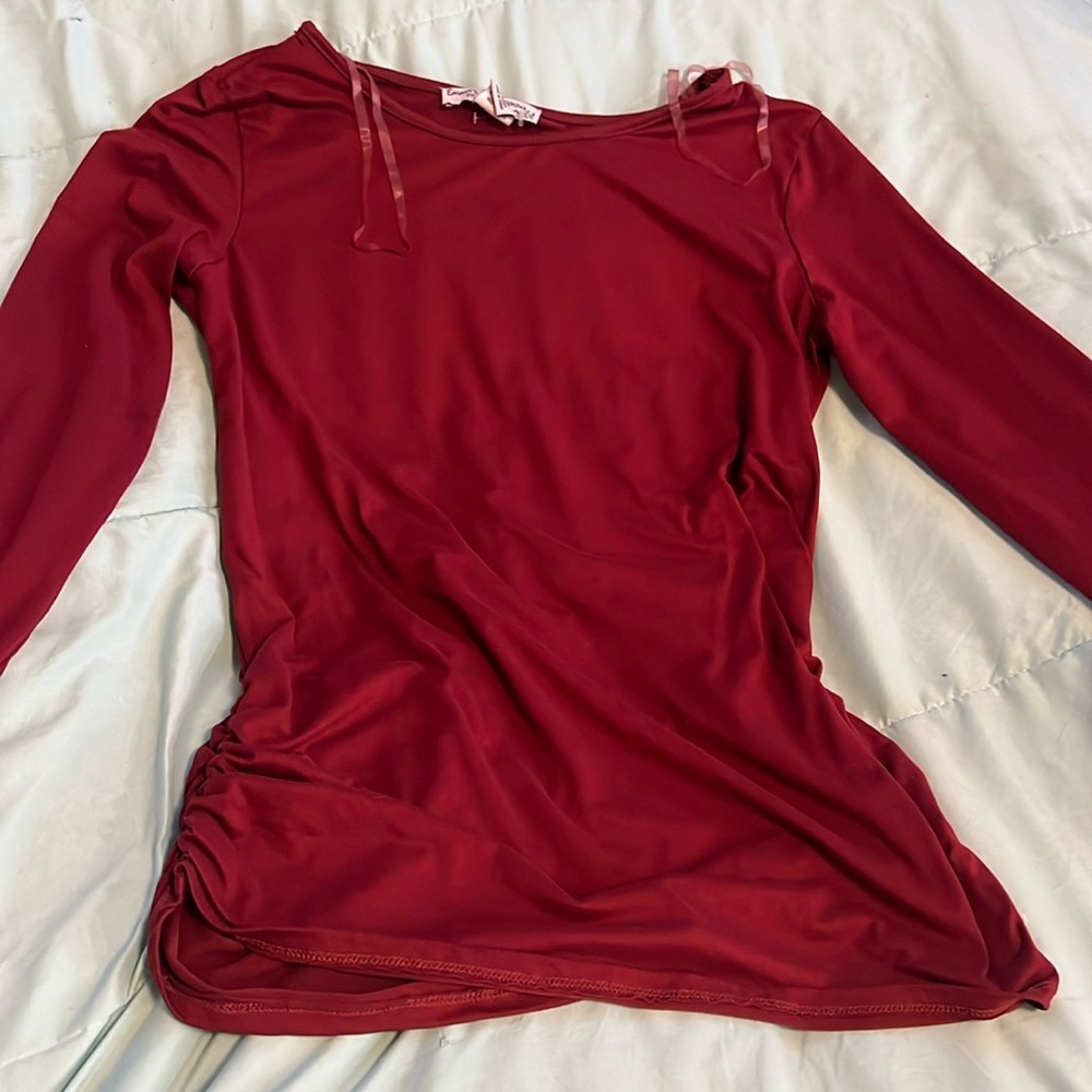 Brand new got it gifted to me but wasnt my style